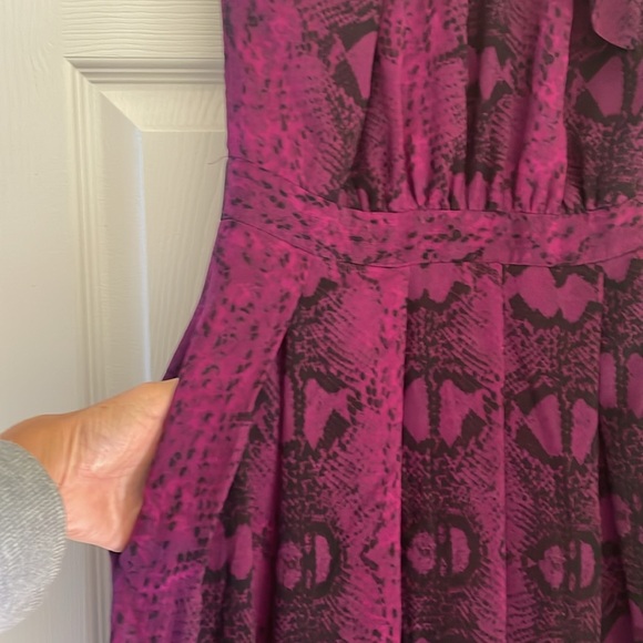 Purple snake/python print dress by White House/Black Market size 2 - Picture 5 of 8